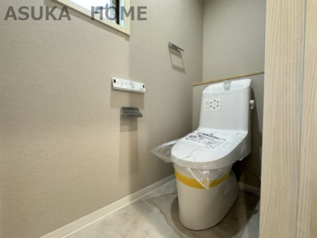 保土ケ谷区法泉１丁目 戸建てのその他|1階の廊下の収納スペースは掃除機や日用品のストックを収納したりと色々な使い方が出来そうですね♪