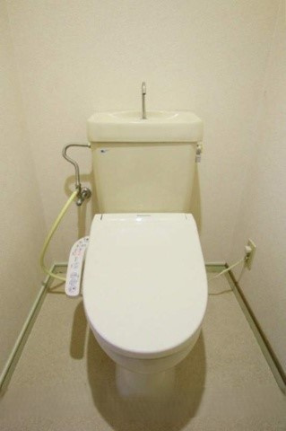 レジデンス亜依Ⅰ【キャッシュバック対象物件】のトイレ|コンパクトで使いやすいトイレです