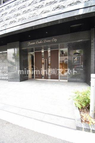 ファステート大阪ドームシティのエントランス