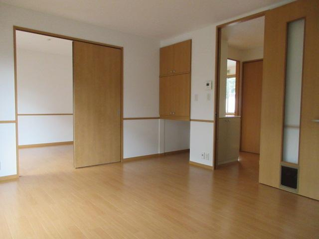 コーラルコート１号館の居間・リビング