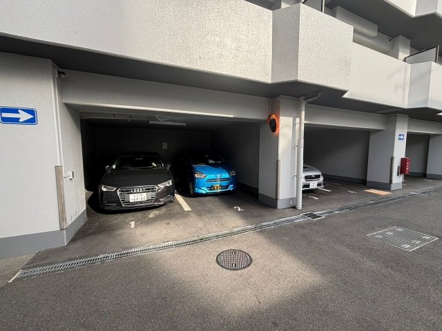 JMRレジデンス新大阪の駐車場