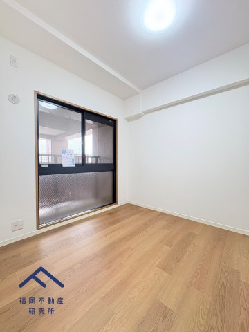 サンリヤンガーデン春日Ⅴ番館の洋室