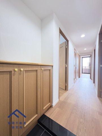 サンリヤンガーデン春日Ⅴ番館の玄関