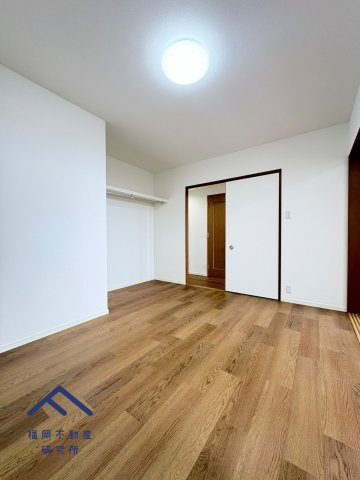 サンリヤンガーデン春日Ⅴ番館の洋室