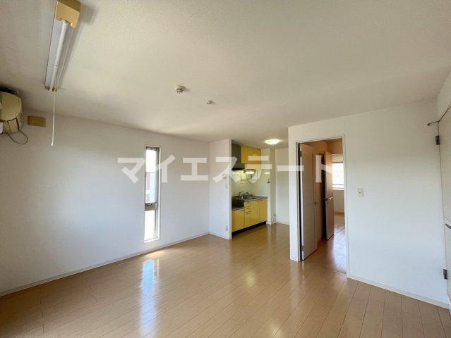 【居間・リビング】 | メゾンセレナ | 別部屋写真使用