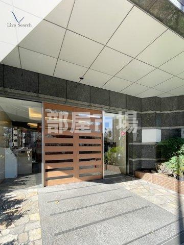 クレストフォルム上野グランステージのエントランス