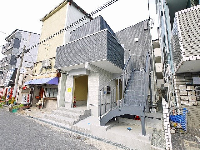 Gradito 富雄駅前 3番館の外観