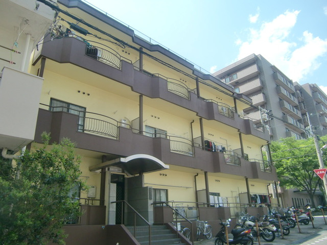 三景マンションの外観