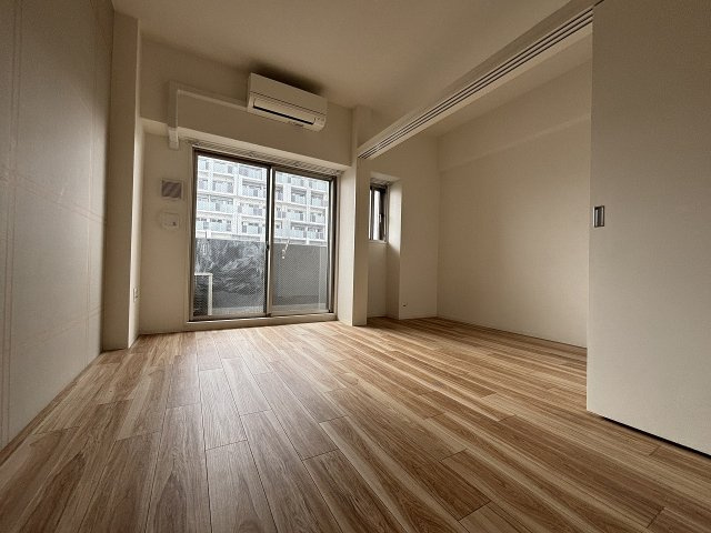 セレニテ新大阪プリエの居間・リビング