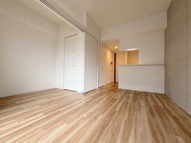 セレニテ新大阪プリエの居間・リビング