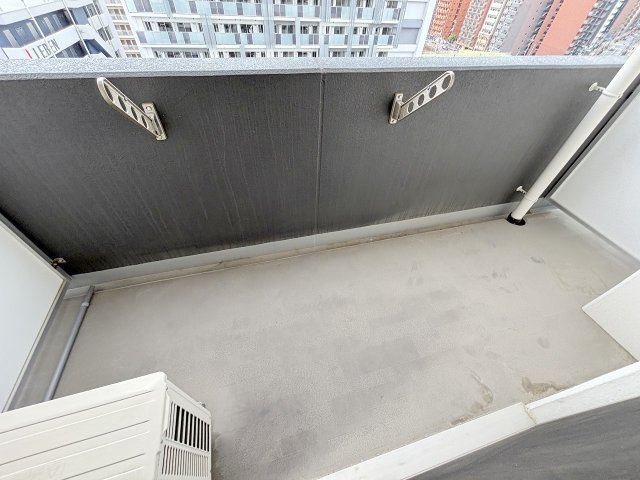 セレニテ新大阪プリエのバルコニー