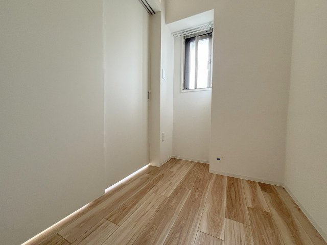 セレニテ新大阪プリエの洋室