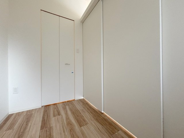 セレニテ新大阪プリエの洋室