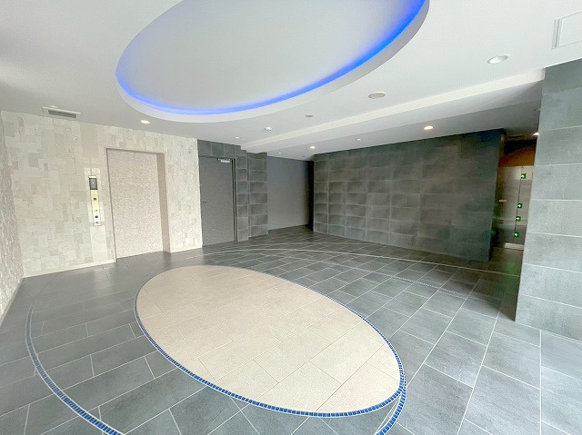 セレニテ新大阪プリエのロビー