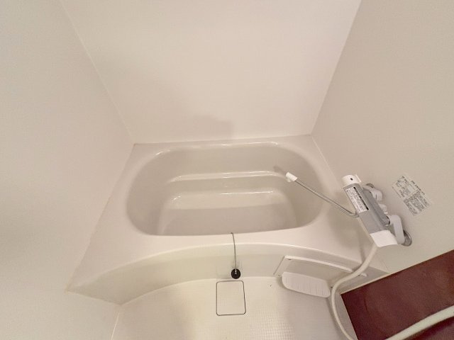 セレニテ新大阪プリエの浴室