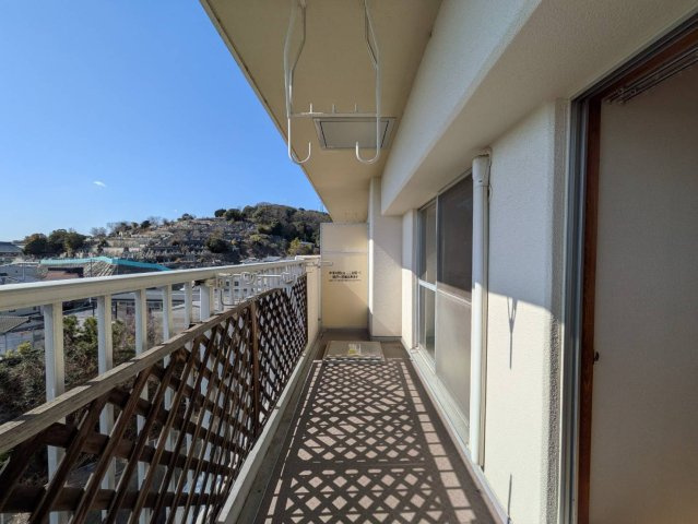 コープ野村京山 6階のバルコニー|◆南側バルコニは日当たり良好！東側にもバルコニーがございます。