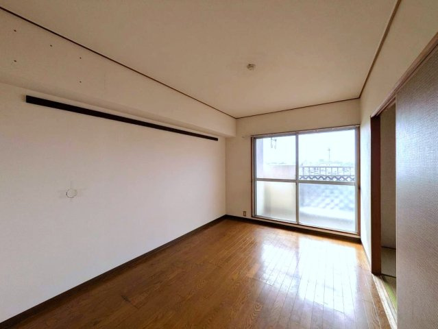コープ野村京山 6階の洋室|◆別角度からの南東洋室の様子です。