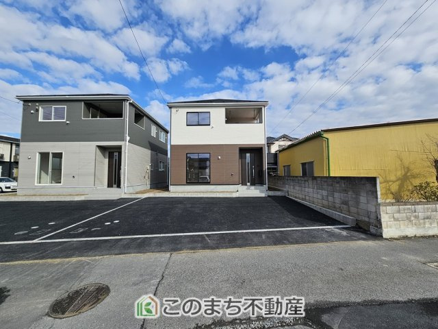CRADLEGARDEN栃木市沼和田町第6　1号棟の駐車場|3台分の駐車スペース♪（車種による）