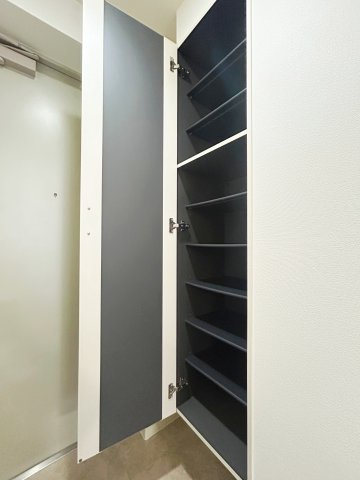 ブルームライフ黒川の玄関