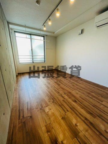 仲介手数料0円！！quador今池EASTの居間・リビング