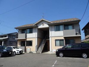 柏崎市大字両田尻のアパートのエントランス