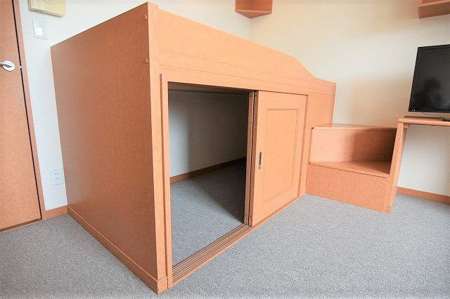 レオパレスクレール　ヨシノの内装|ベッド下収納