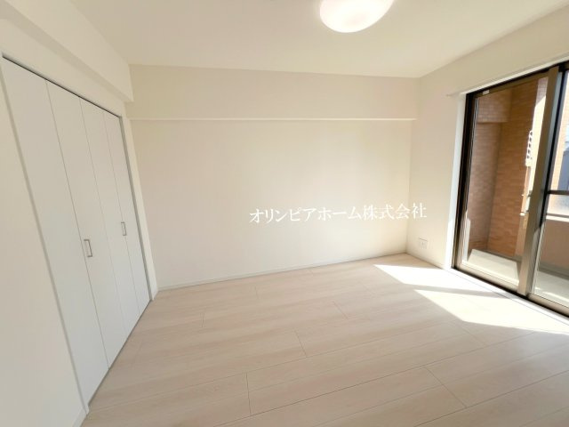 グランシティ東京イーストⅡ　7階　リ　フォーム済の洋室