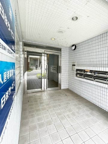 ドムールコスモス武庫之荘のエントランス