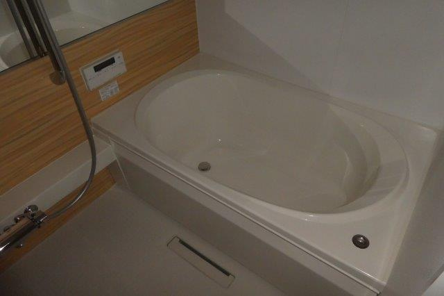 コモンドーレの浴室|追い炊き付き