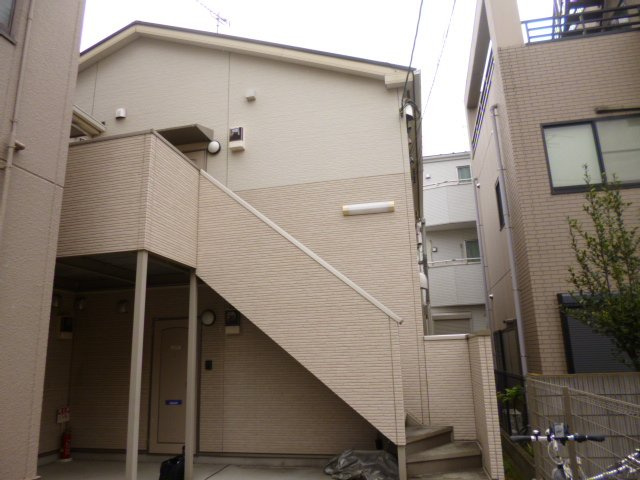 クリスタルアベニューの外観