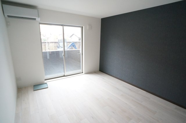 ジーメゾン法蓮町の居間・リビング