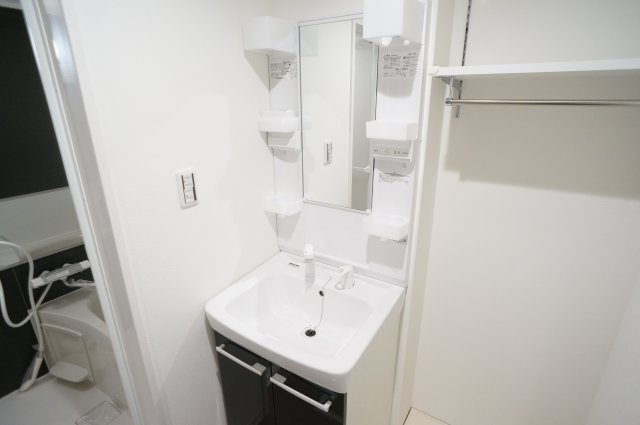 ジーメゾン法蓮町の洗面所