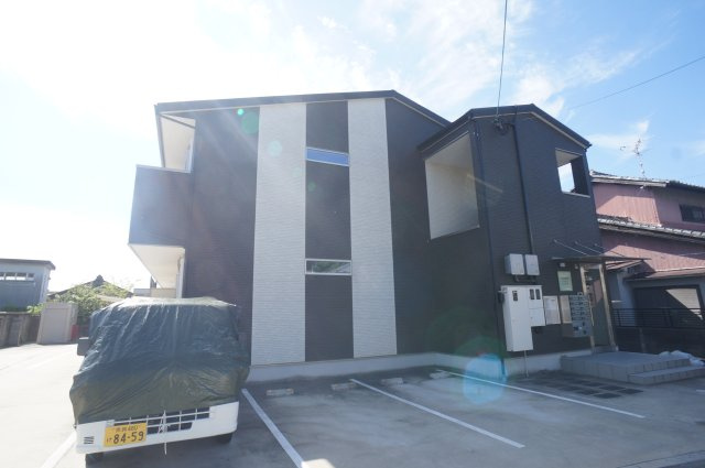 ジーメゾン法蓮町の外観