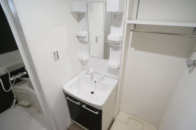 ジーメゾン法蓮町の洗面所