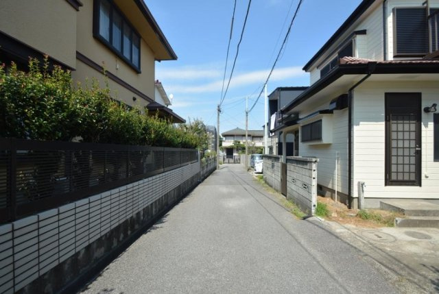 千葉市稲毛区小中台町の前面道路含む現地写真