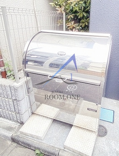 スカイステージ南千住のその他共用部分|敷地内ゴミ置き場です。