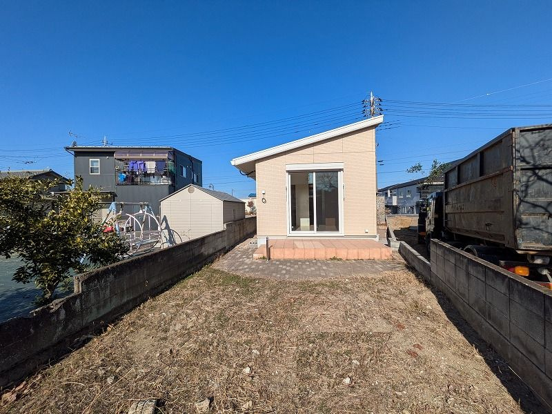 高崎市吉井町下長根　中古住宅の庭