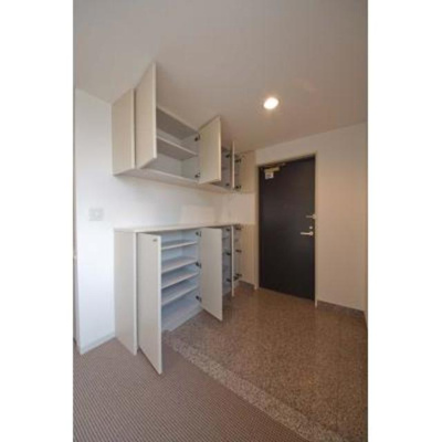 【玄関】 | テラス笄町 | ※写真は同タイプ住戸です。