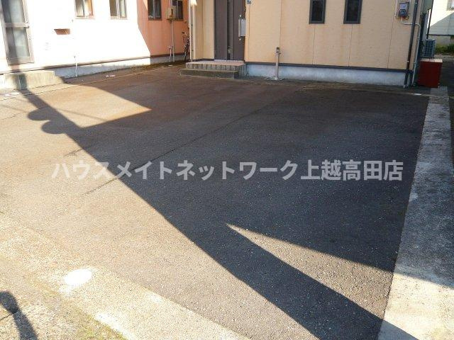 クレシエンテの駐車場|消雪付駐車場