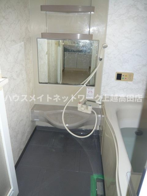 クレシエンテの浴室|浴室1坪