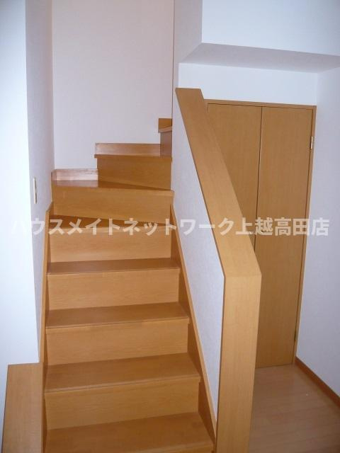 クレシエンテのその他|階段