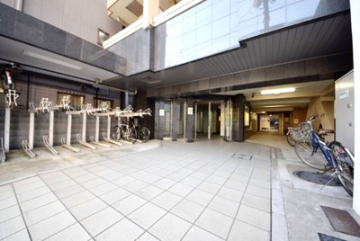 【エントランス】 | ヴィータローザCQレジデンス南千住 | 落ち着いたエントランスです