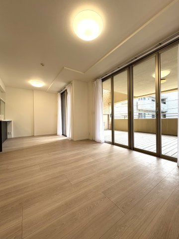 TERRACE DAYS FUJISAWA — 専用テラスのある暮らしの居間・リビング