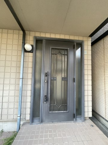 西代貸家のエントランス