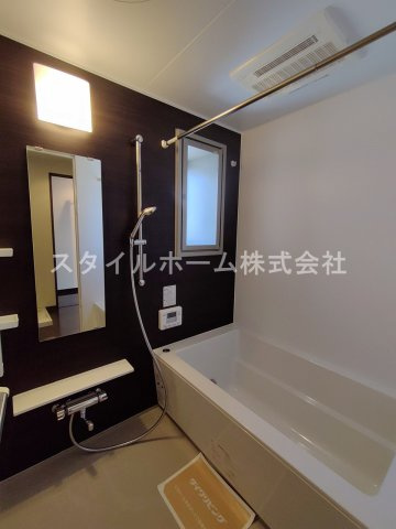 アン・ソレイユの浴室|別部屋写真です。
