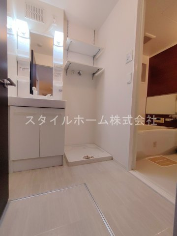 アヴェク・トワの洗面所|別部屋写真です。