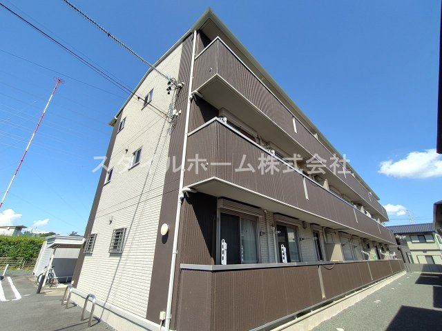 アヴェク・トワの外観