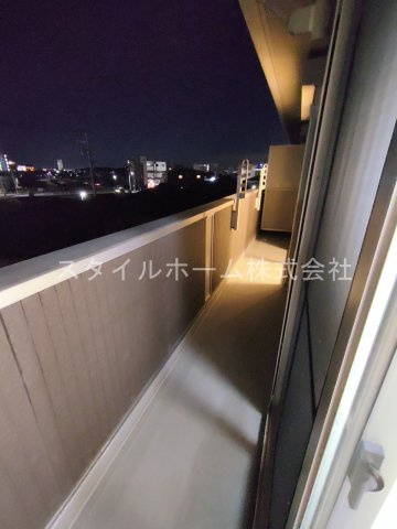 アヴェク・トワのバルコニー|別部屋写真です。