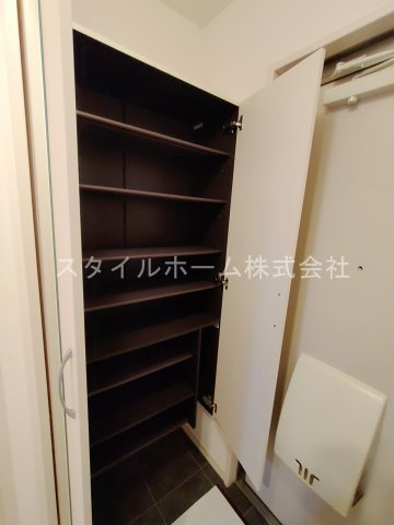 アヴェク・トワの収納|別部屋写真です。