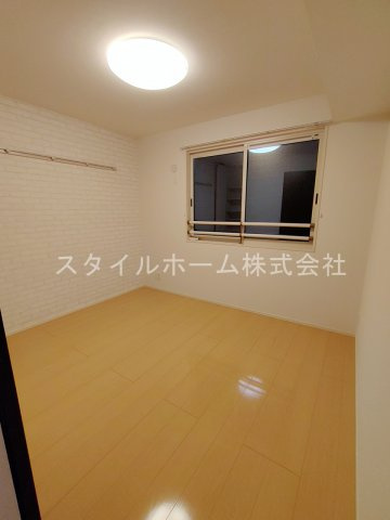 アヴェク・トワの居間・リビング|別部屋写真です。